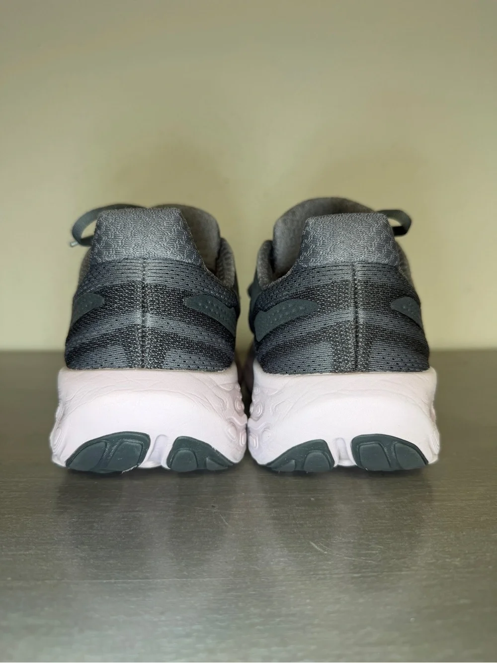 New Balance Fresh Foam X 1080v13 Womens Size 9B Gray Running Shoes W1080Z13